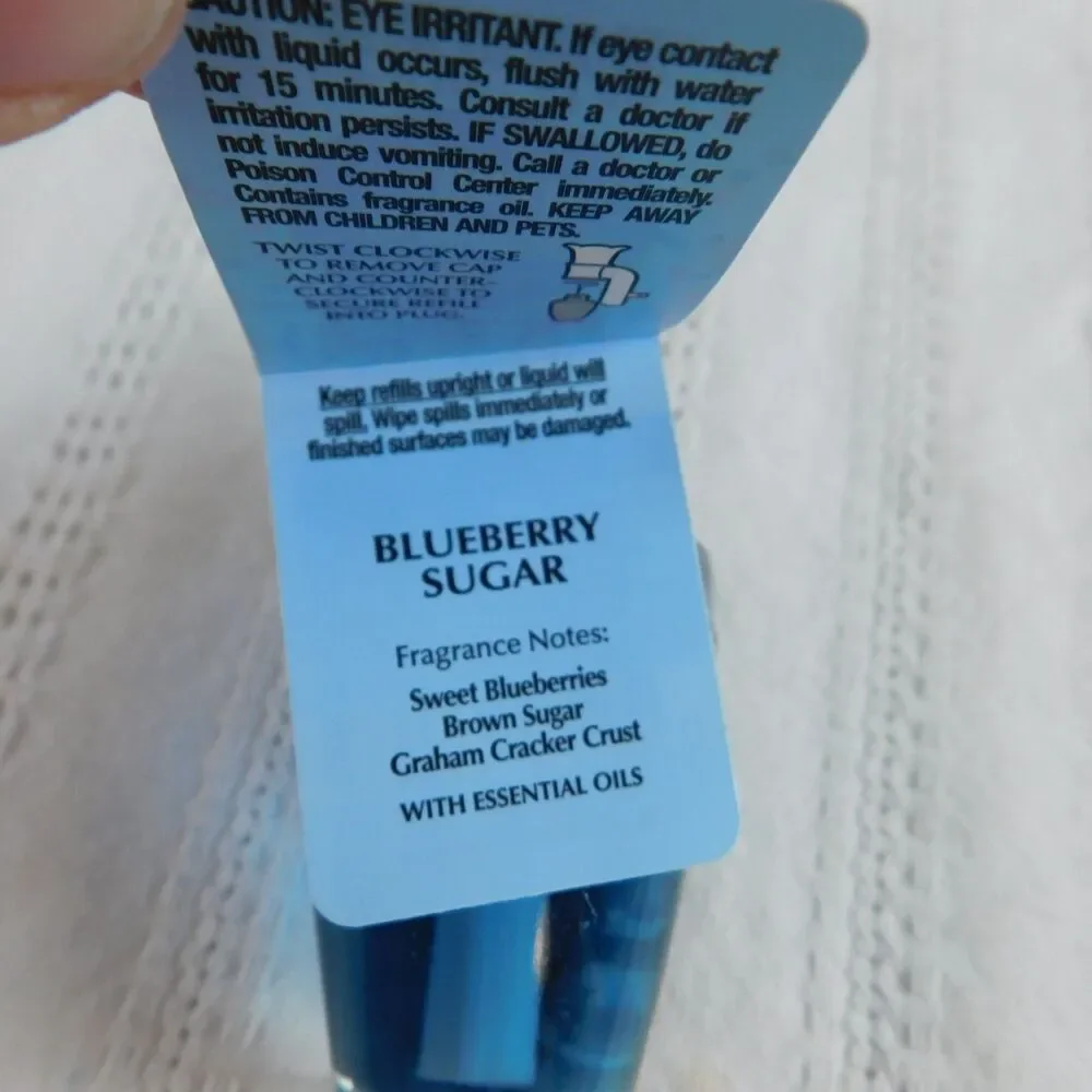 Bath & Body Works Blueberry Sugar Wallflower Fragrance Refill Bulb 0.8 oz NEW - Picture 4 of 5